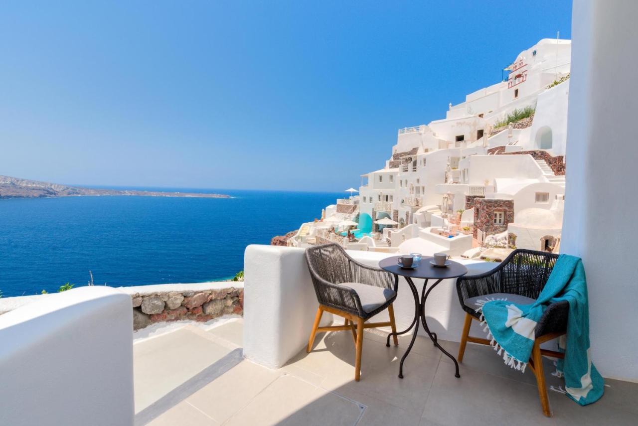 Oia Angle Cavehouse Villa Exterior photo