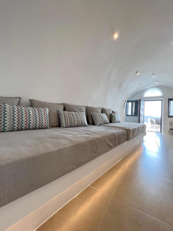 Oia Angle Cavehouse Villa Exterior photo