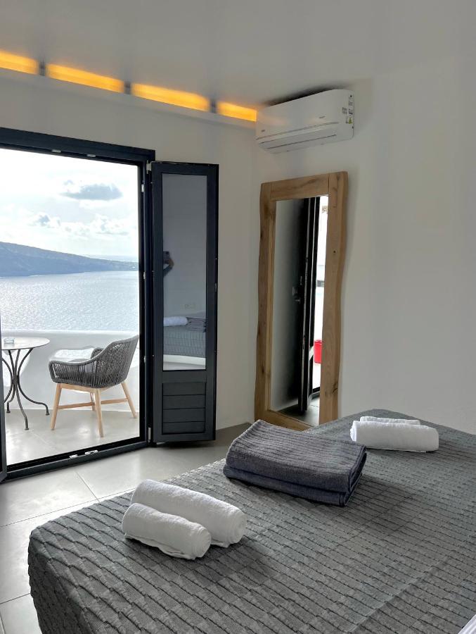 Oia Angle Cavehouse Villa Exterior photo