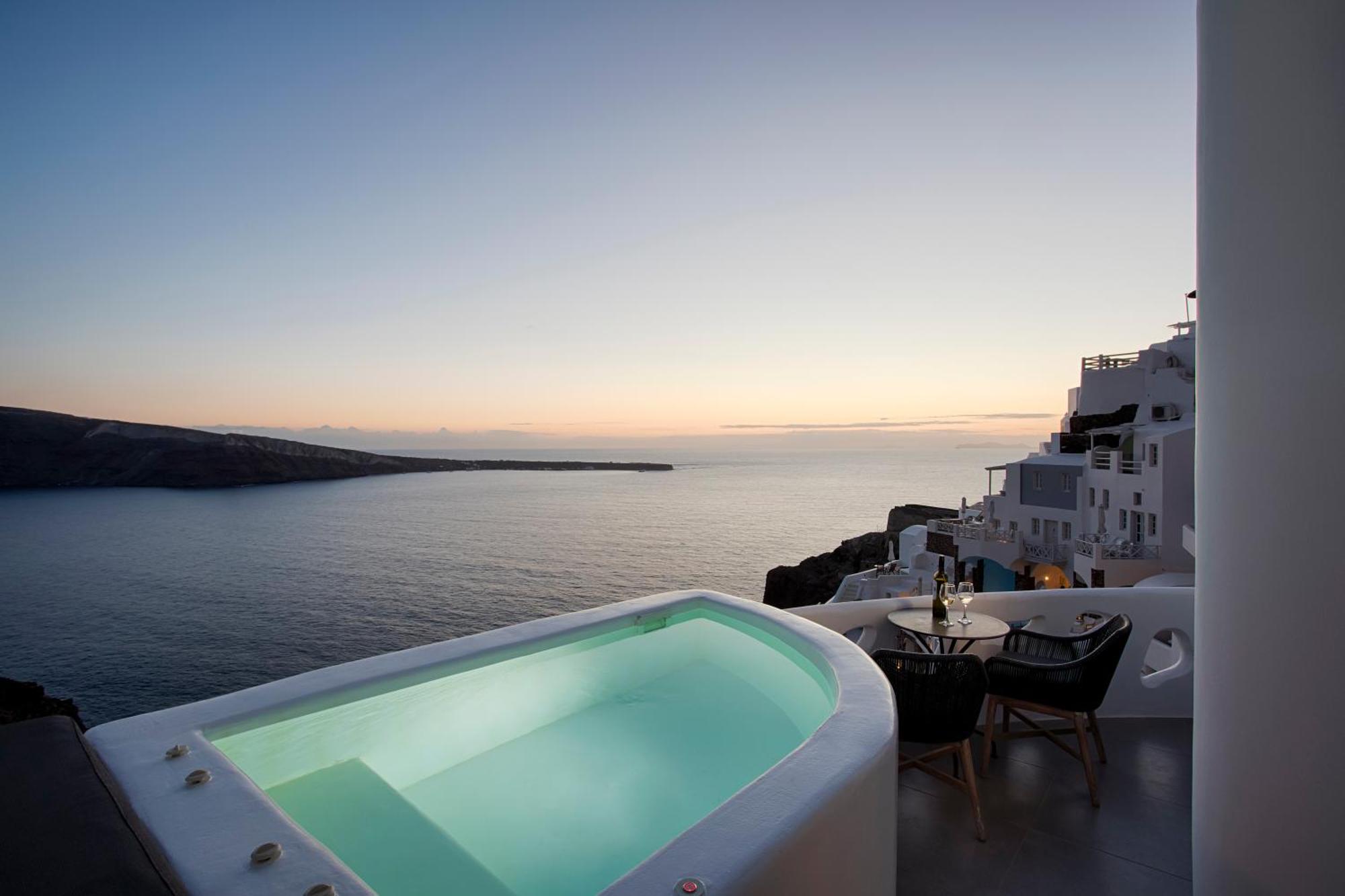 Oia Angle Cavehouse Villa Exterior photo