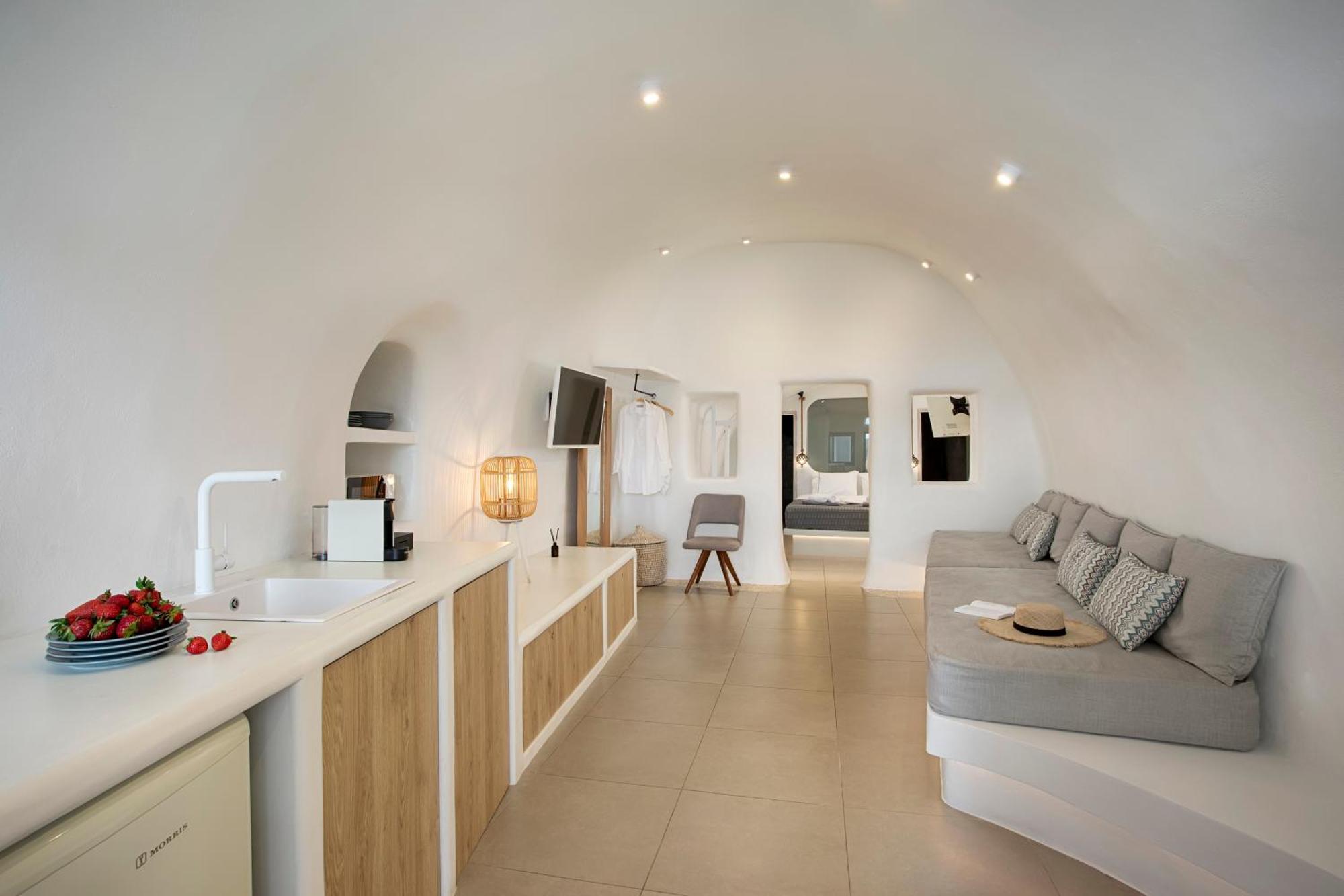Oia Angle Cavehouse Villa Exterior photo