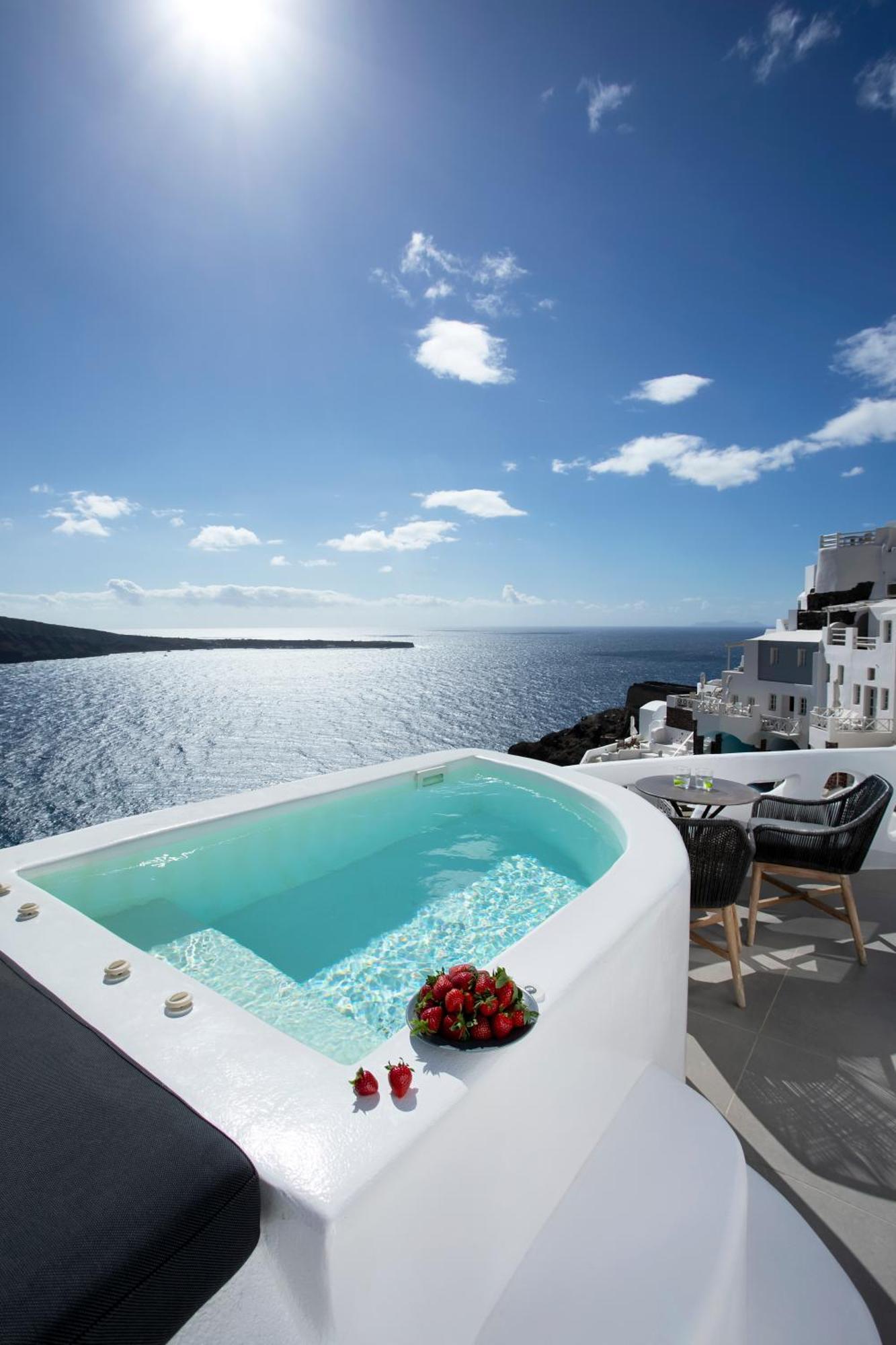 Oia Angle Cavehouse Villa Exterior photo