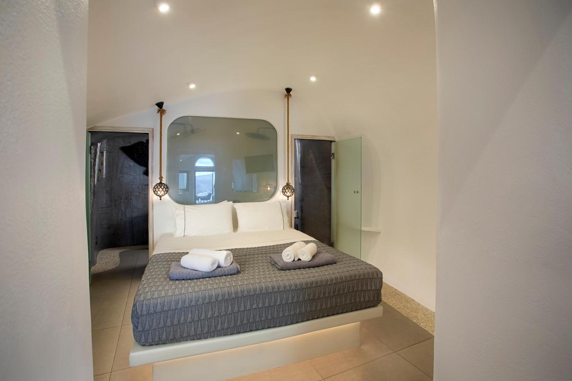 Oia Angle Cavehouse Villa Exterior photo