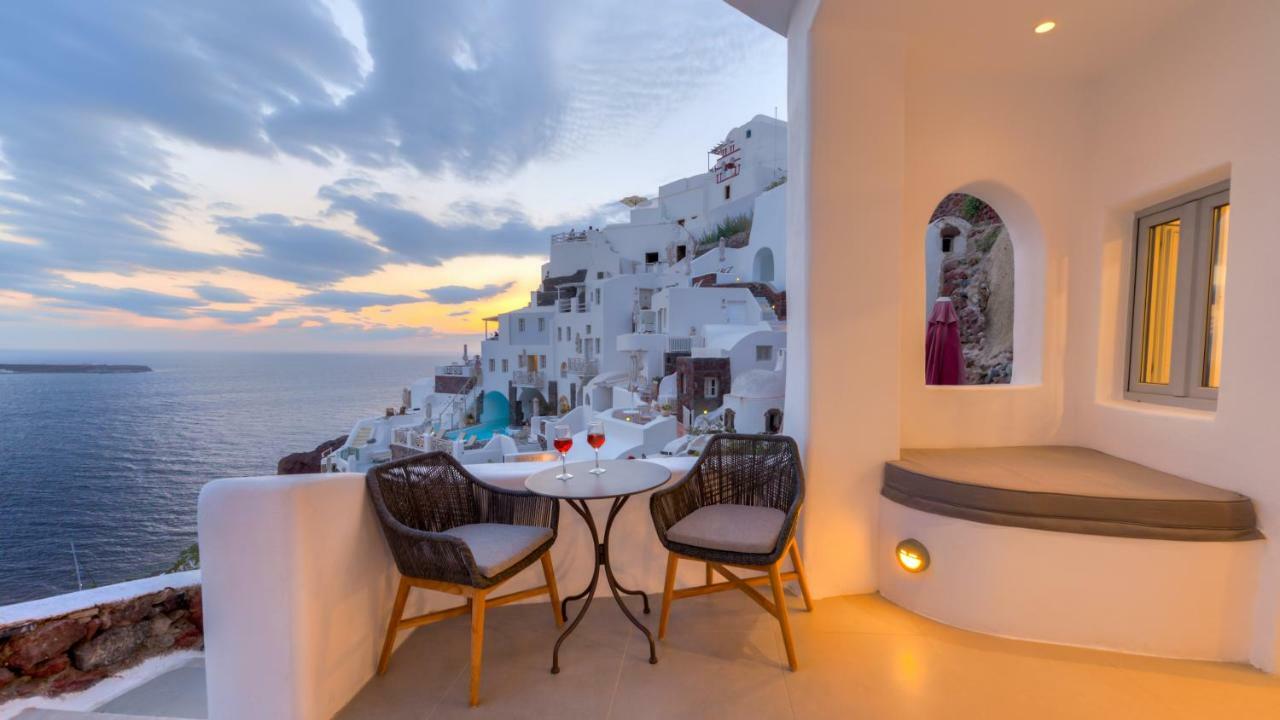 Oia Angle Cavehouse Villa Exterior photo