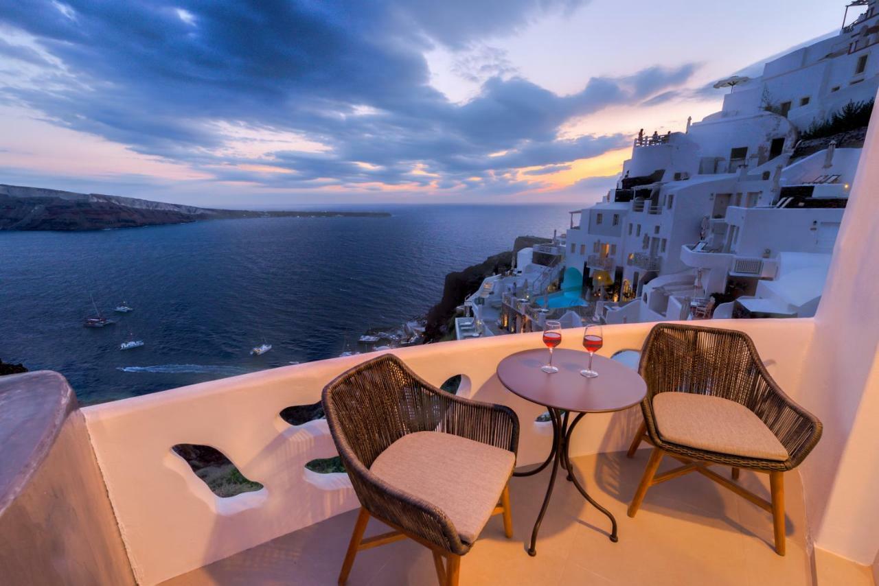 Oia Angle Cavehouse Villa Exterior photo
