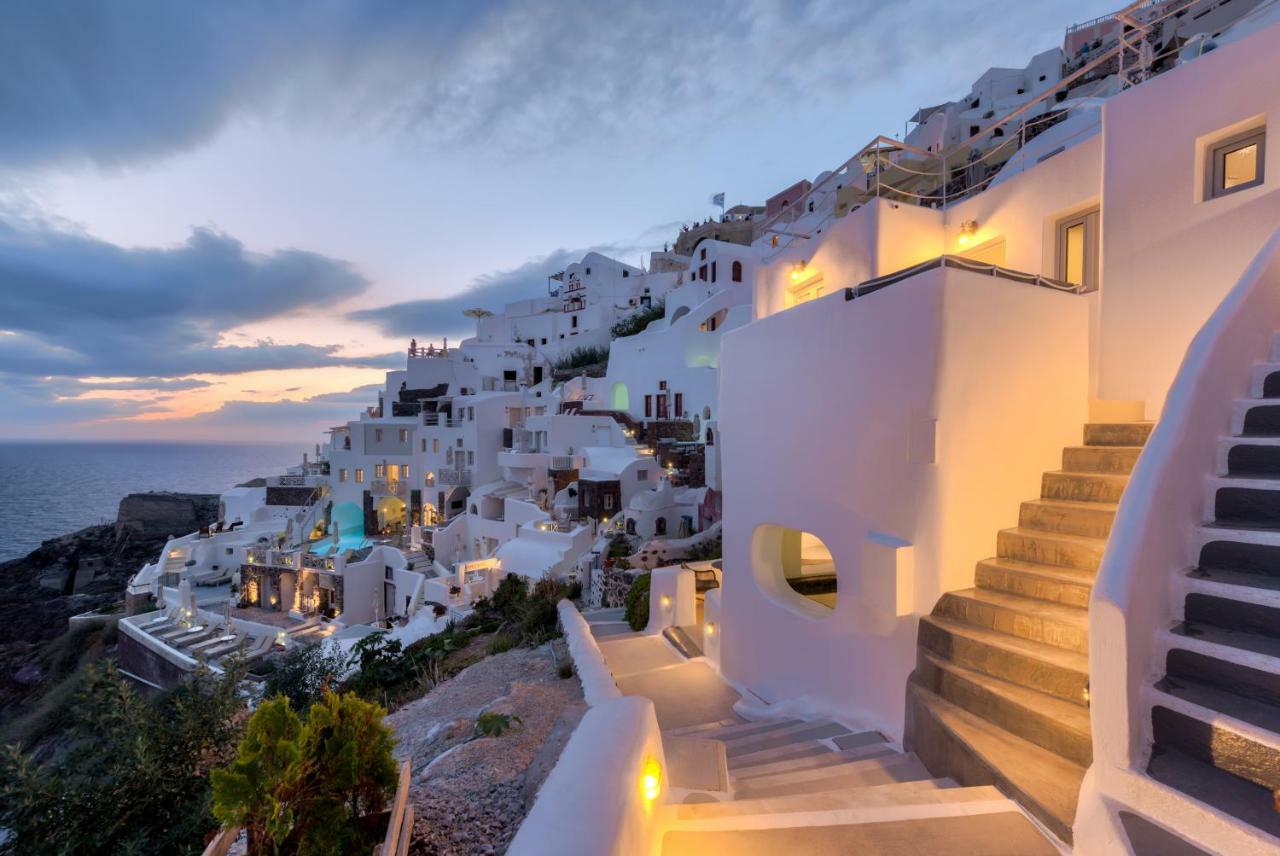 Oia Angle Cavehouse Villa Exterior photo